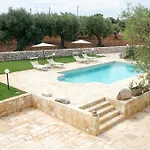 بيت للعطل Quattroperle Trulli - Relax - Puglia كاستيلانا غروتي